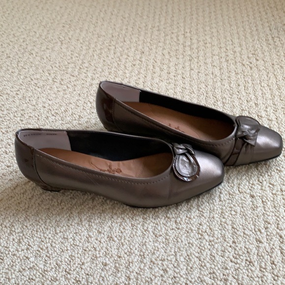 Shoes - Picture 1 of 15